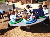MULTISPINNER CAROUSEL