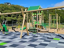 Forest Swing - 2 Bay