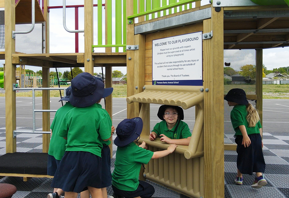 Playground People  Pareawa Banks Avenue School