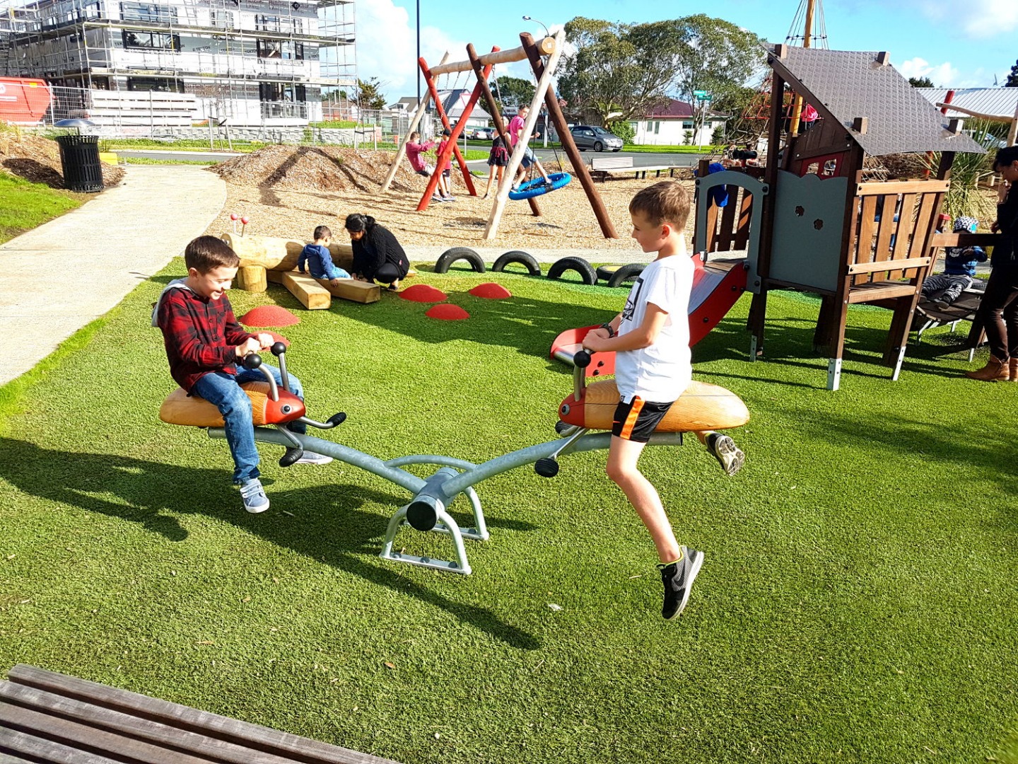 Flip people playground. Белый Playground. Playground одежда.